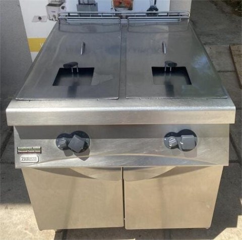 Φριτέζα Αερίου Διπλή Επιδαπέδια 10+10Lt ZANUSSI Μεταχειρισμένη